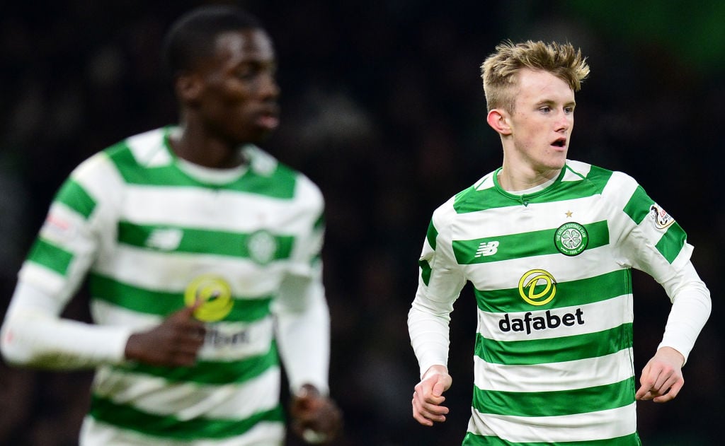 Ewan Henderson signs new Celtic contract until 2022