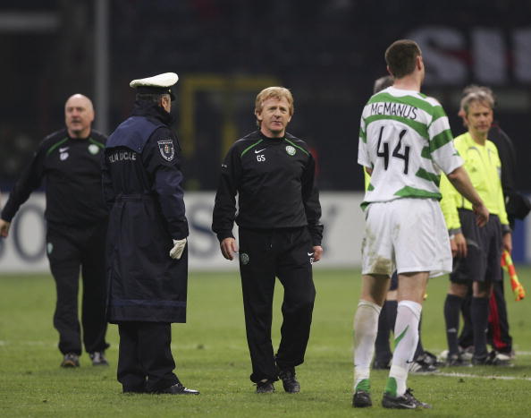 Gordon Strachan defends under fire Lawwell and Desmond
