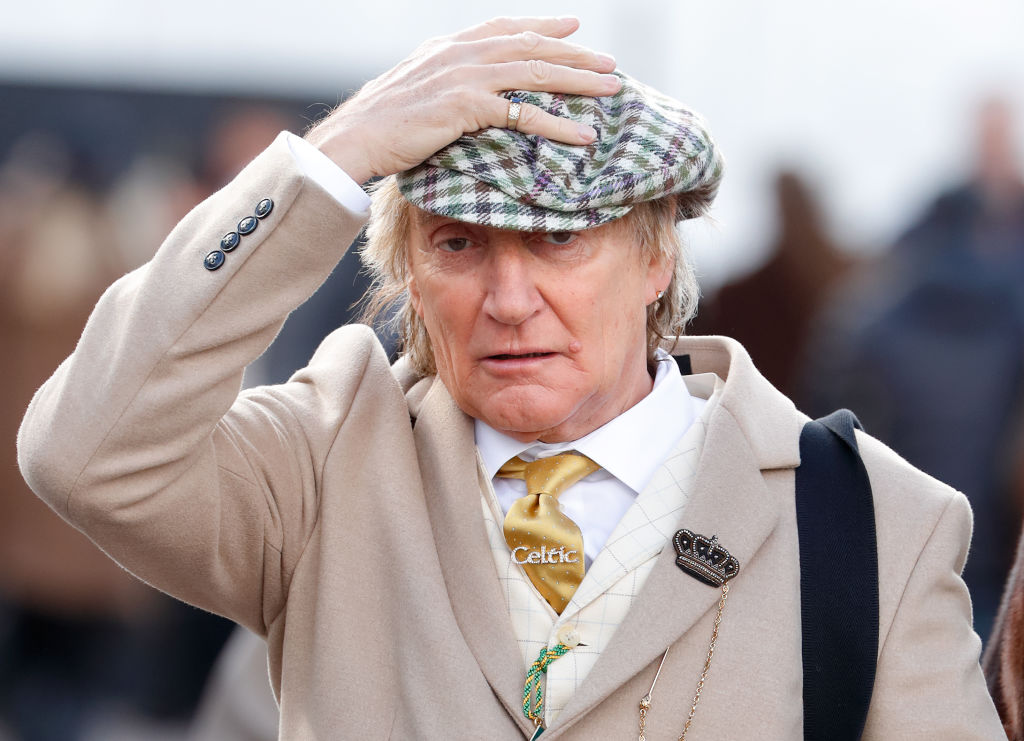Rod Stewart attracts ire of some Celtic fans after message to Rangers