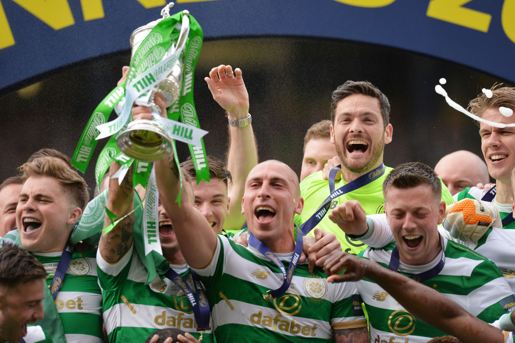 Celtic celebrate winning the Scottish Cup