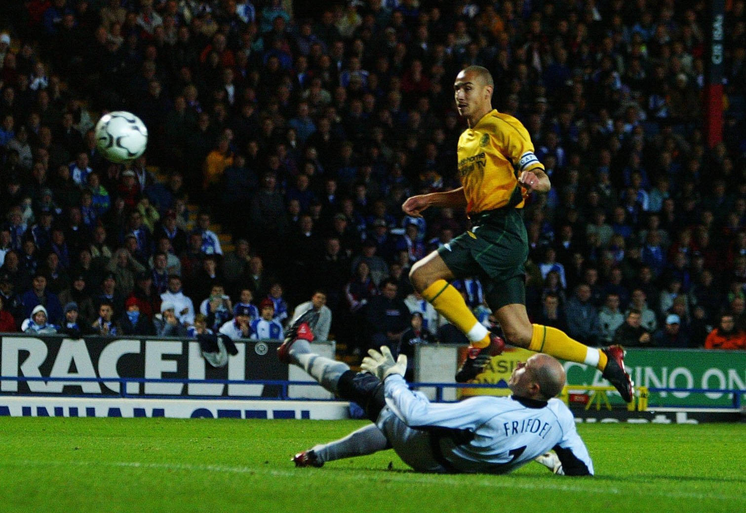 Henrik Larsson scores for Celtic against Blackburn Rovers
