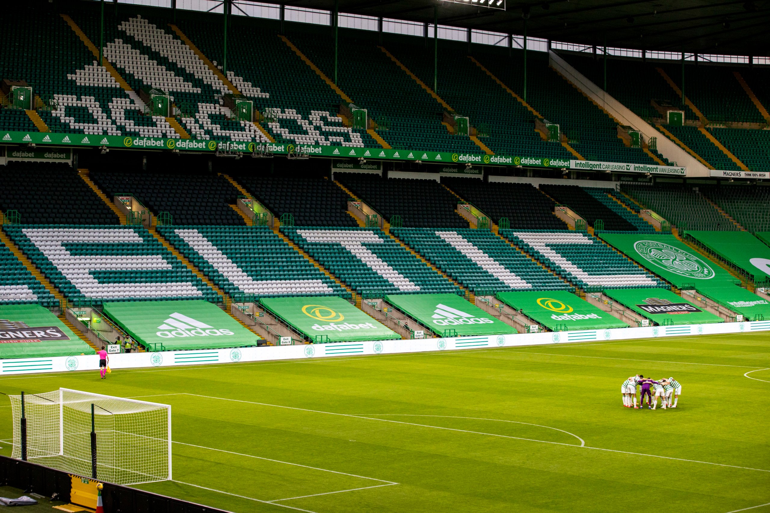 Lennon acknowledges state of Celtic Park pitch on club TV