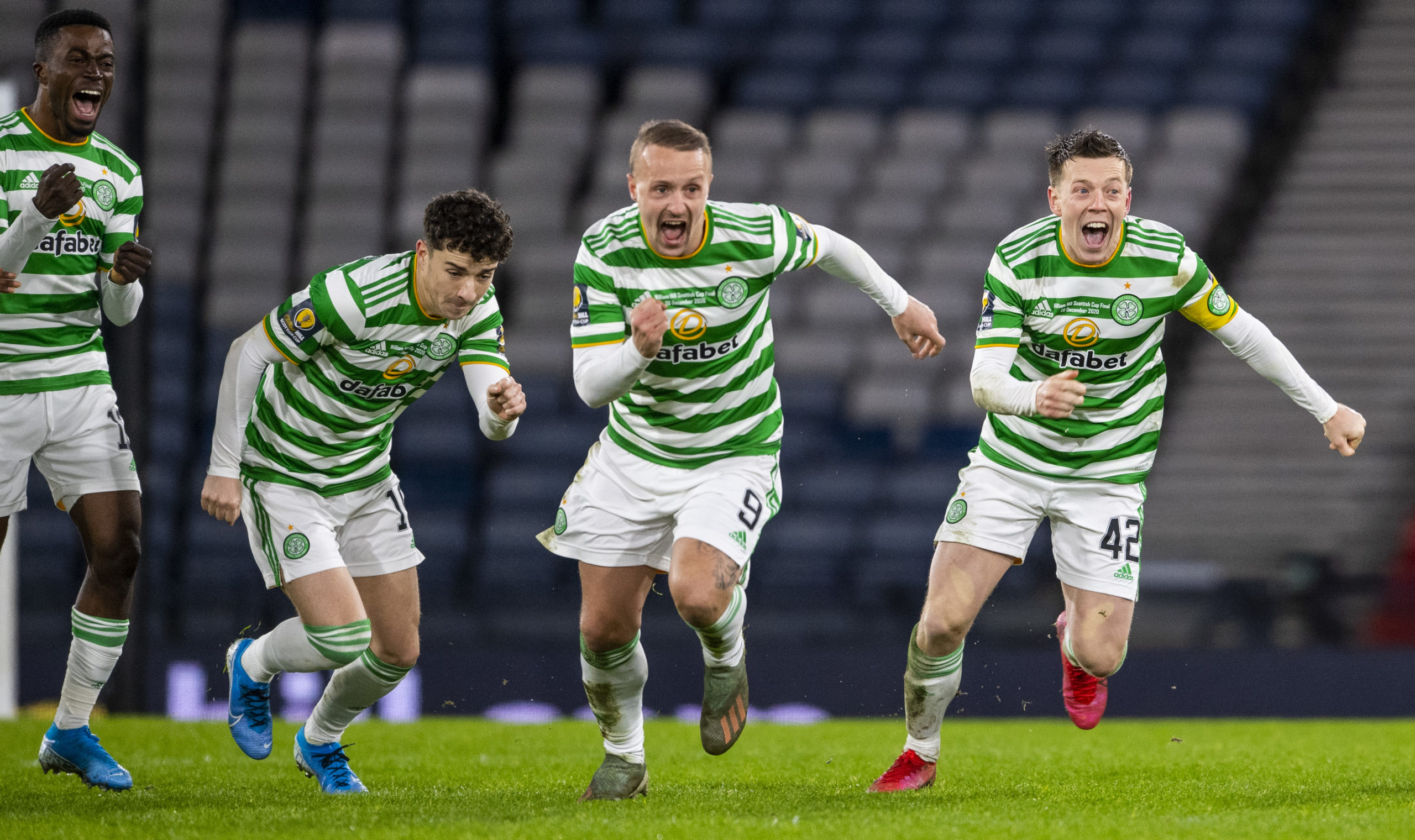 Celtic players celebrate vs Hearts