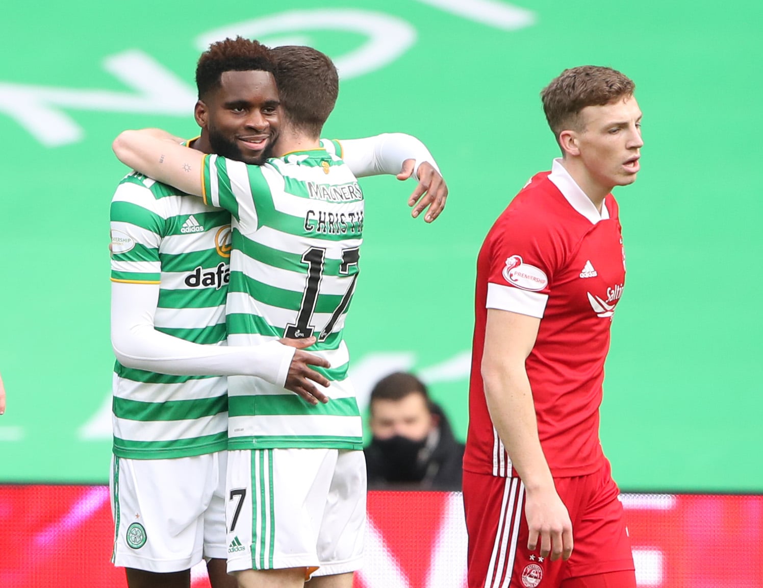 Celtic celebrate against Aberdeen