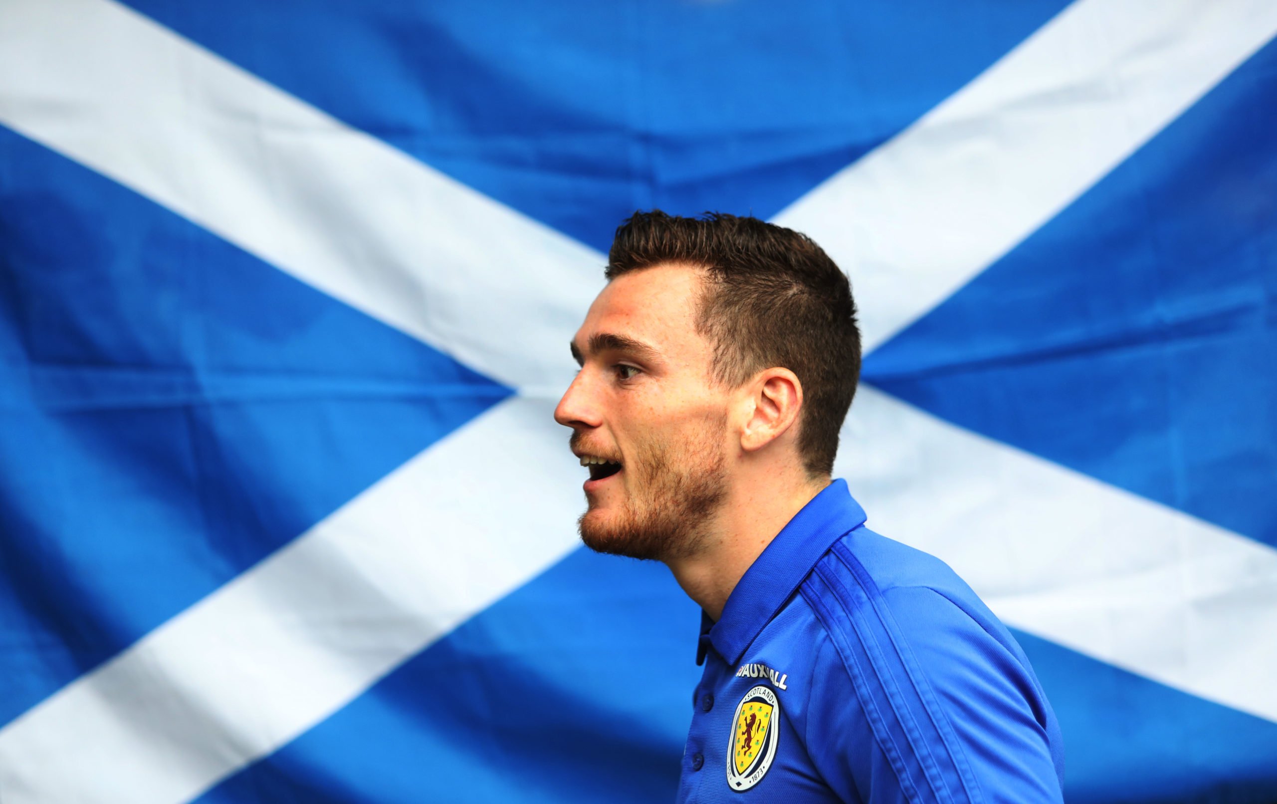 "I’d love to pull on the Celtic shirt"; Andy Robertson still has Hoops dream