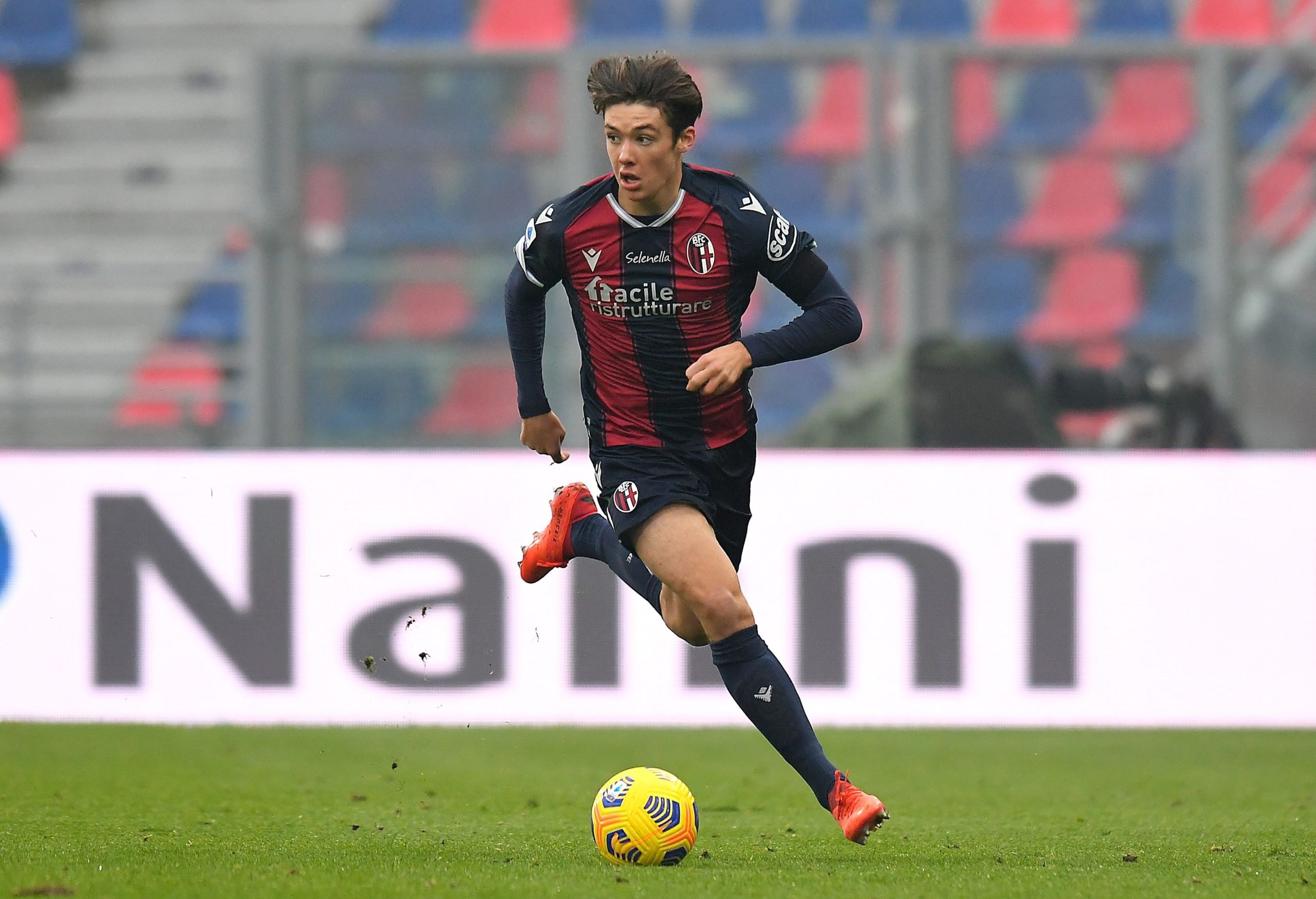 Aaron Hickey in action for Bologna