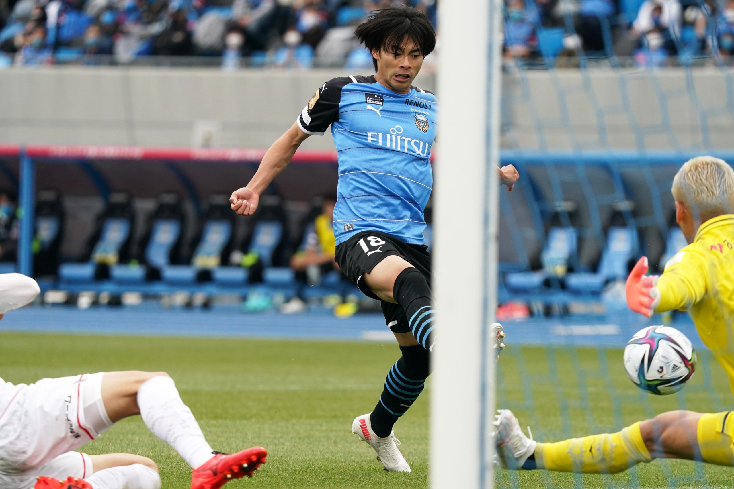 Kawasaki Frontale v Consadole Sapporo - J.League Meiji Yasuda J1