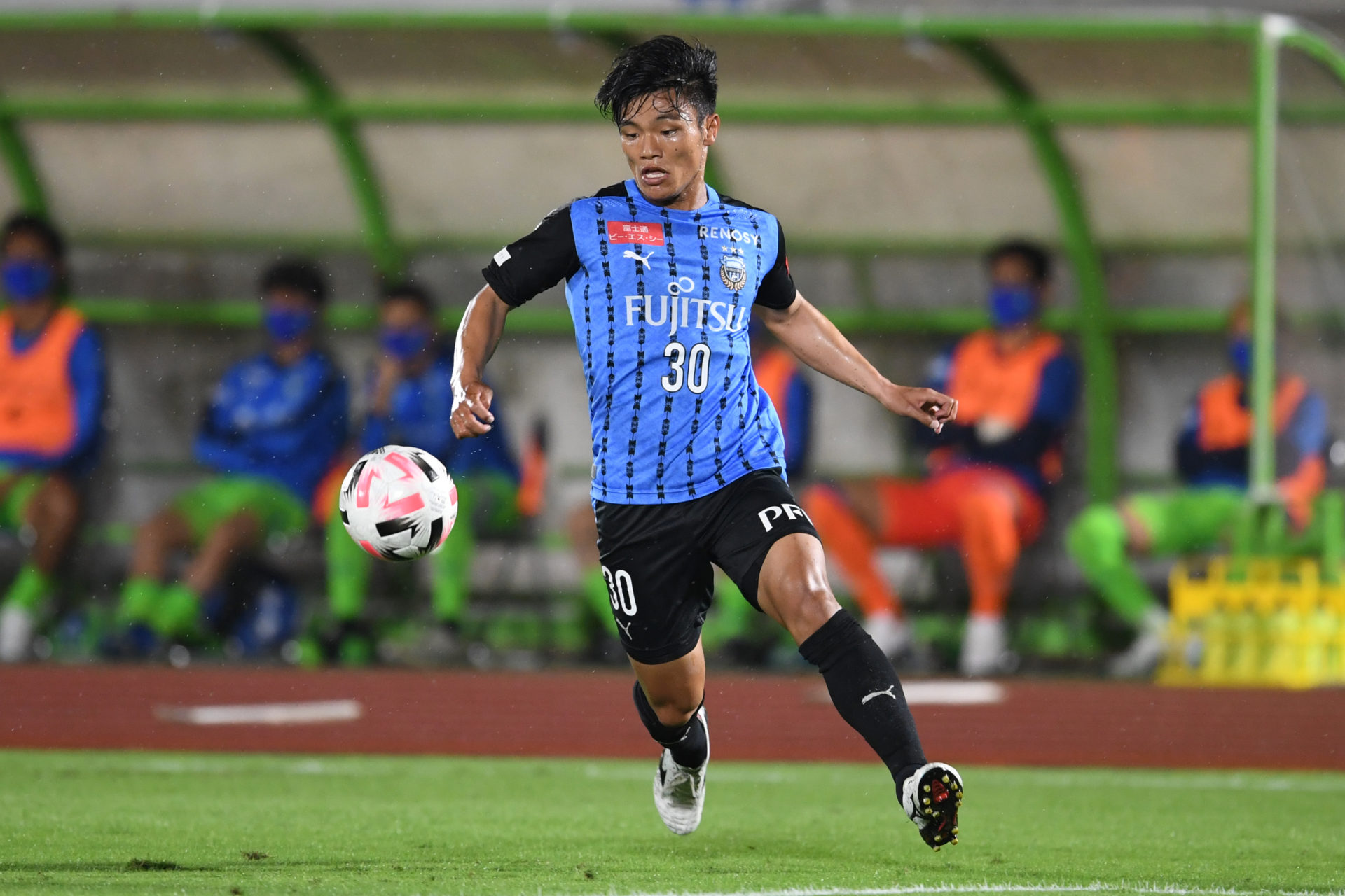 Shonan Bellmare v Kawasaki Frontale - J.League Meiji Yasuda J1