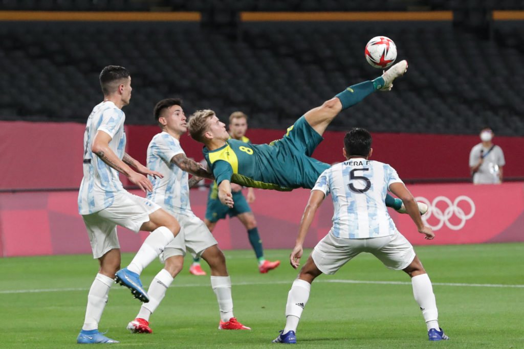 TOPSHOT-FOOTBALL-OLY-2020-2021-TOKYO-ARG-AUS