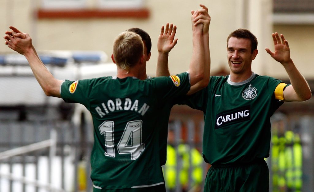 Stephen McManus celebrates with Derek Riordan after scoring for Celtic
