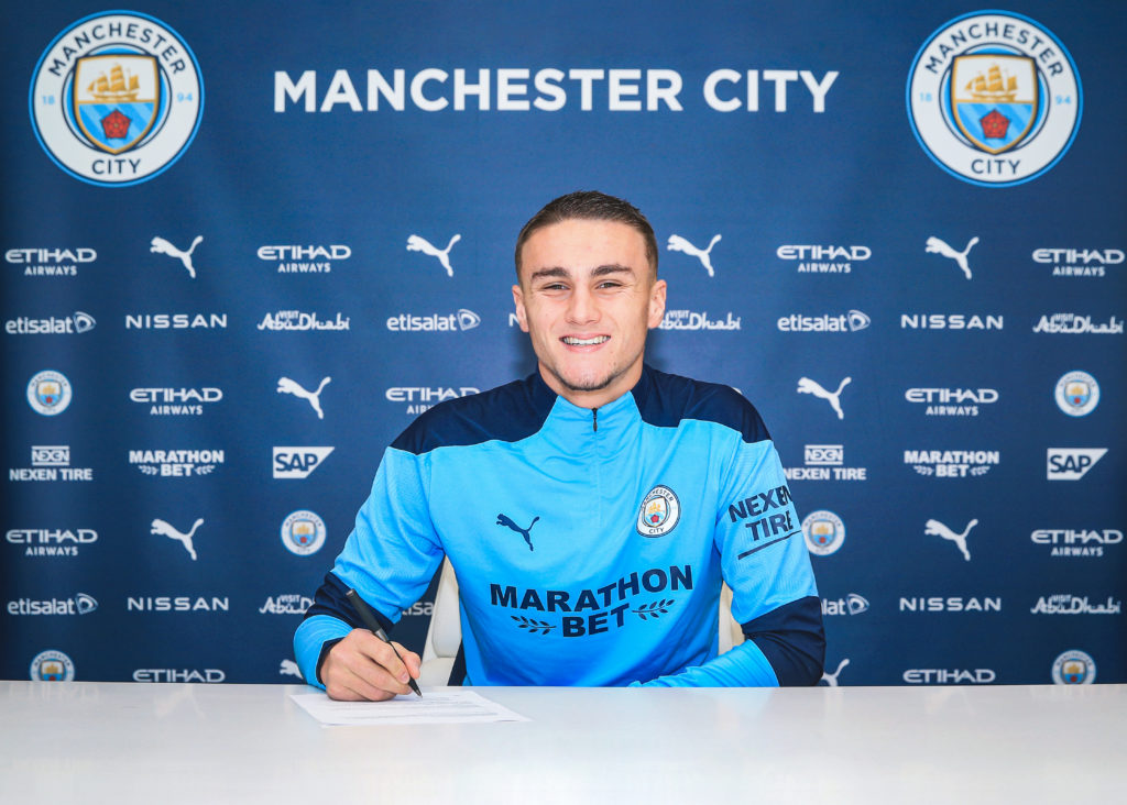 Taylor Harwood-Bellis Signs a Contract Extension at Manchester City