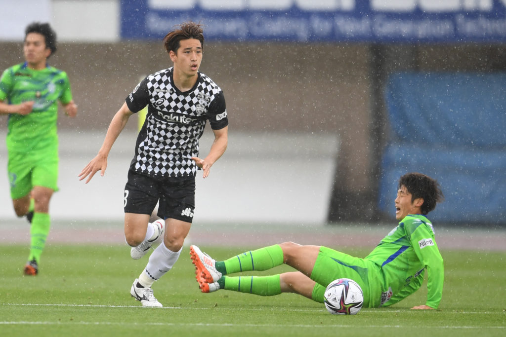 Shonan Bellmare v Vissel Kobe - J.League Meiji Yasuda J1