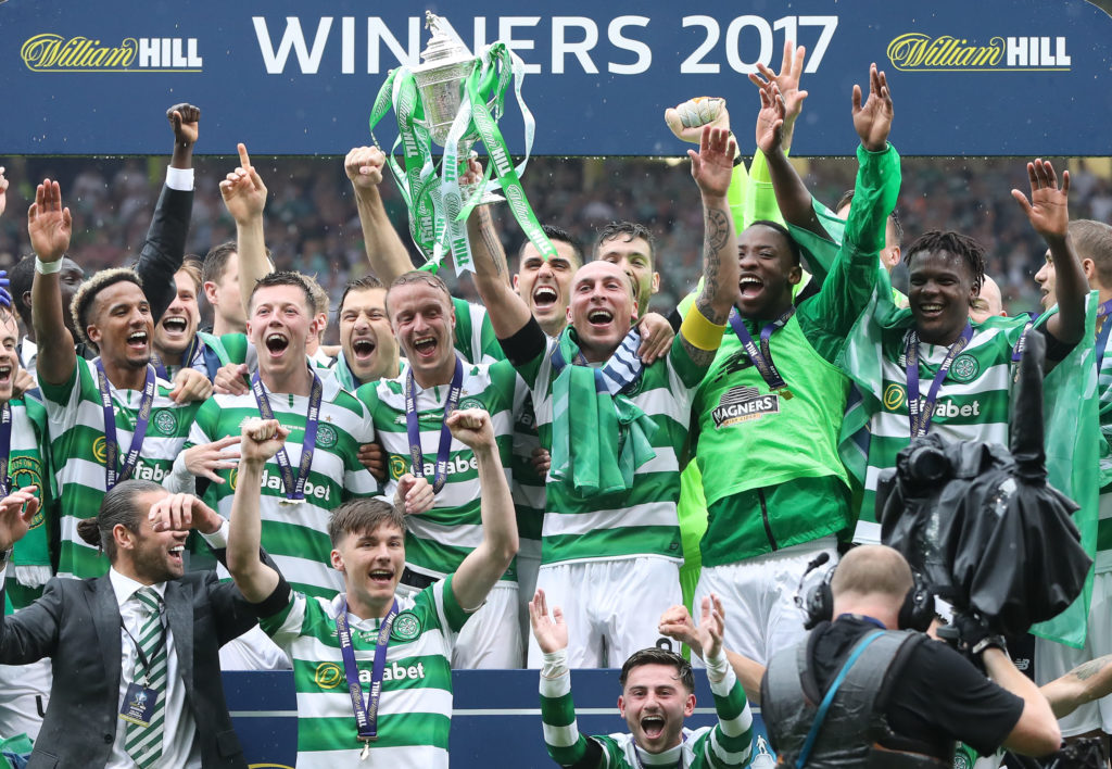 Celtic team lift Scottish Cup trophy after Celtic v Aberdeen - William Hill Scottish Cup Final