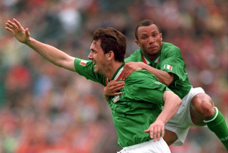 29 MAY 1994:  TONY CASCARINO OF IRELAND CELEBRATES HIS GOAL FOR IRELAND AGAINST GERMANY IN THEIR MATCH IN HANOVER. IRELAND BEAT GERMANY 2-0. Mandat...
