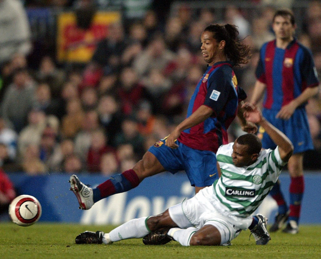 F.C. Barcelona's Brazilian Ronaldinho (L