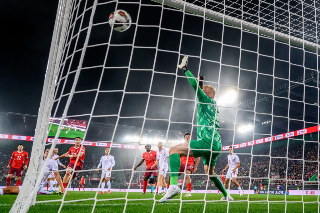 TOPSHOT-FBL-EUR-NATIONS-SUI-DEN