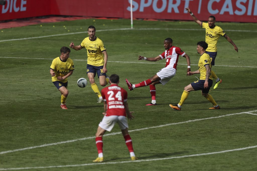 Celtic transfer target Michel-Ange Balikwisha in action for Royal Antwerp.