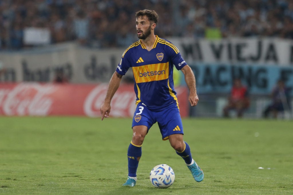 Marcelo Saracchi of Boca Juniors controls the ball during a Torneo Apertura Betano 2025 Group A match between Racing Club and Boca Juniors