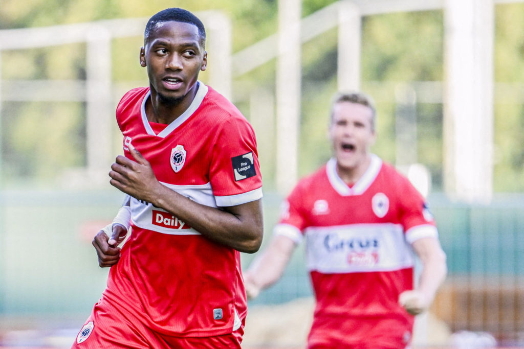 Michel-Ange Balikwisha celebrates after his goal against OH Leuven
