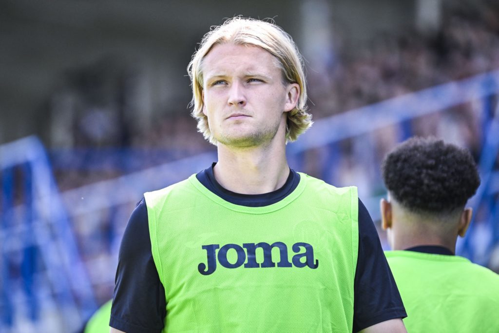 Kasper Dolberg warming up for Anderlecht in a match against Dender