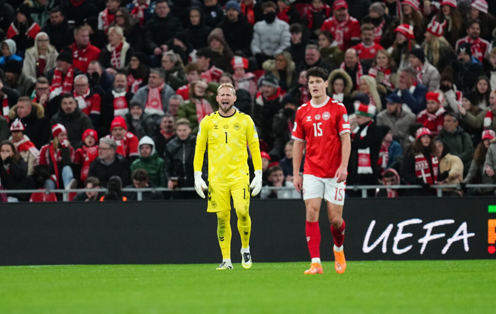 Kasper Schmeichel screams at his teammates during Denmark vs Belarus in the UEFA World Cup qualification 2025/26.