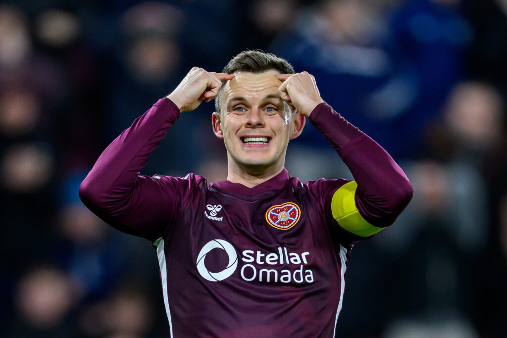Lawrence Shankland instructs his Hearts teammates and tells them to focus against St Mirren