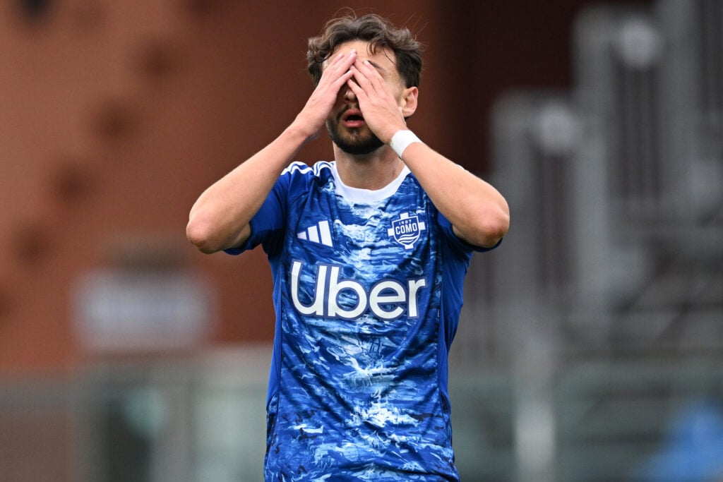 Nicolas Kuhn looks dejected during Como 1907's clash vs US Cremonese in Serie A.