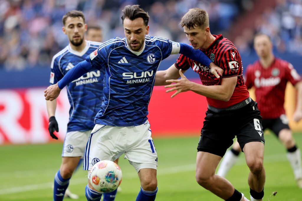 FC Schalke 04 v Hannover 96 - 2. Bundesliga
