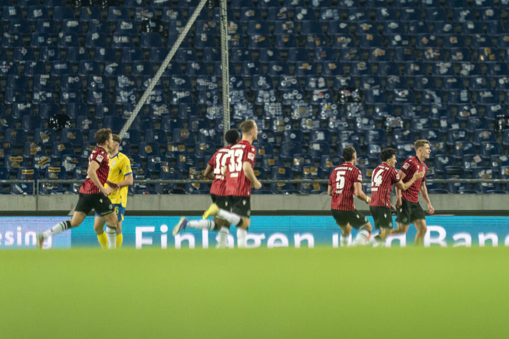 Maik Nawrocki of Hannover 96 celebrates scoring his teams first goal during the 2. Bundesliga match between Hannover 96 and Eintracht Braunschweig
