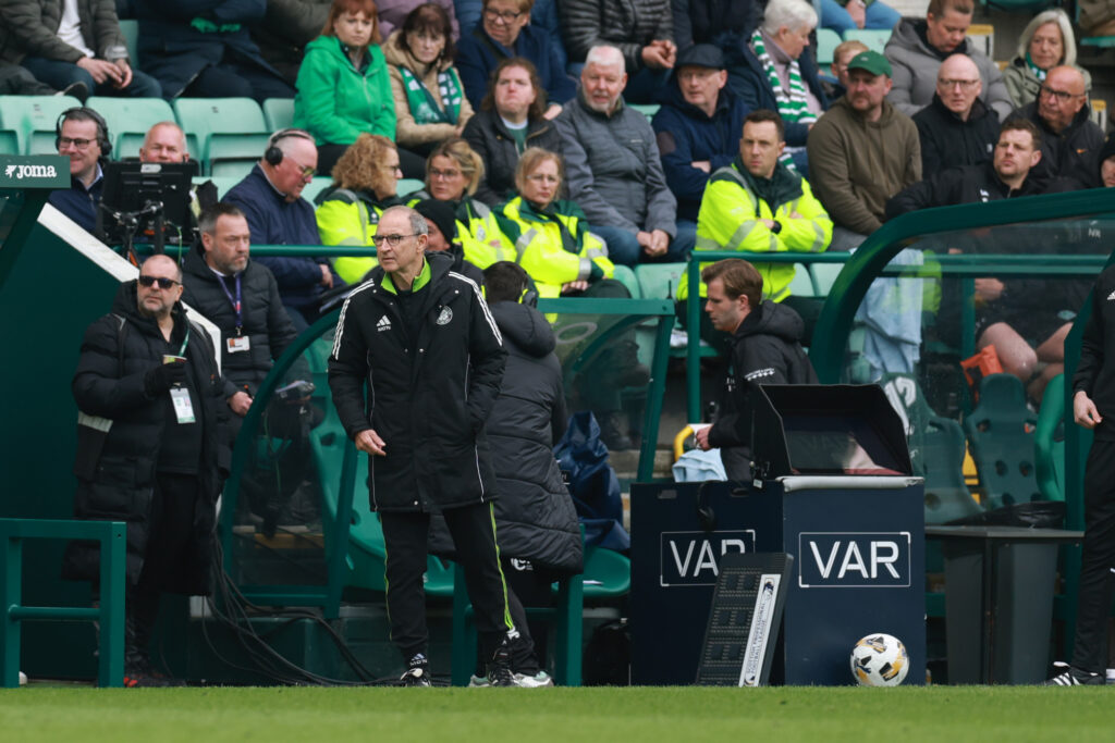 Martin O'Neill on the touchline at Easter Road for Hibernian v Celtic in the William Hill Premiership
